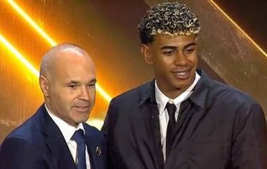 这谁顶得住啊？雷霆首节狂轰45分！9人登场均有得分入账