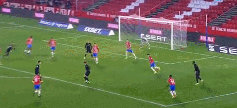 切尔西官网更新一线队名单，斯特林、韦加等9名球员未在列