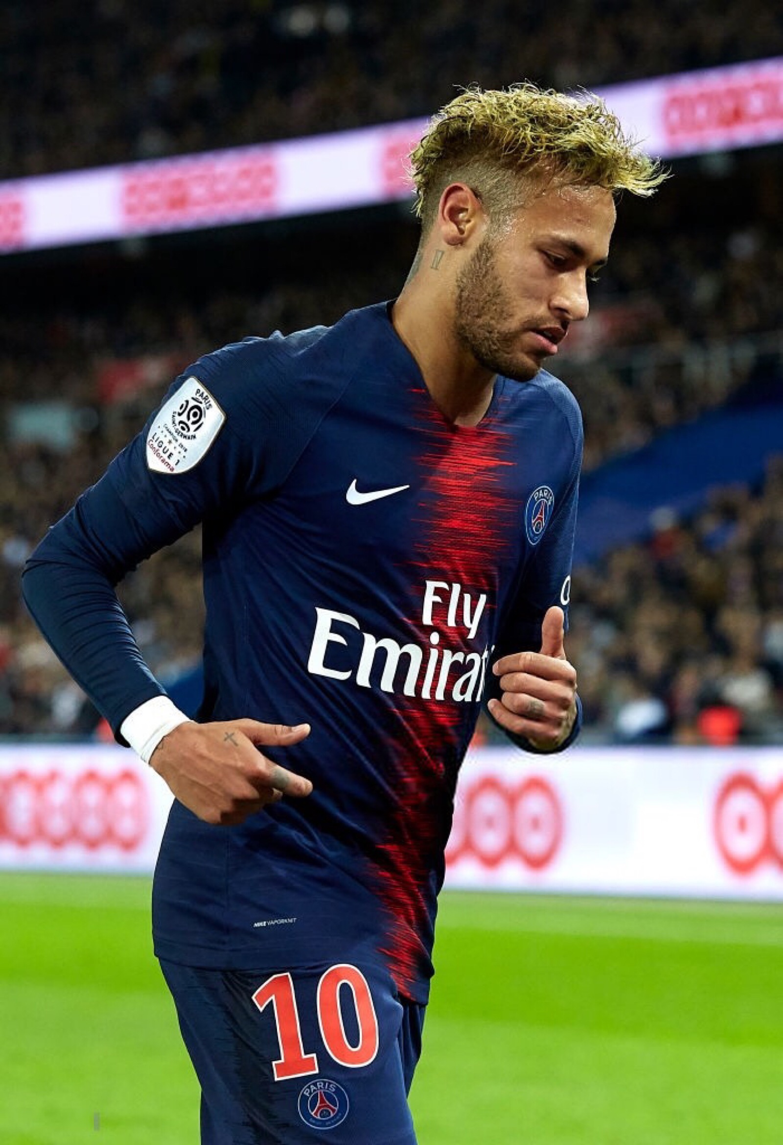 聋人篮球观赛：让我们挥动手语为运动员呐喊