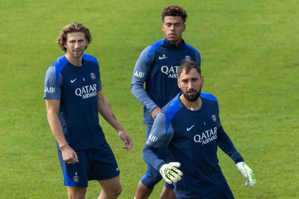 斯基拉：阿森纳正在关注铃木彩艳，有意在下个赛季引进他