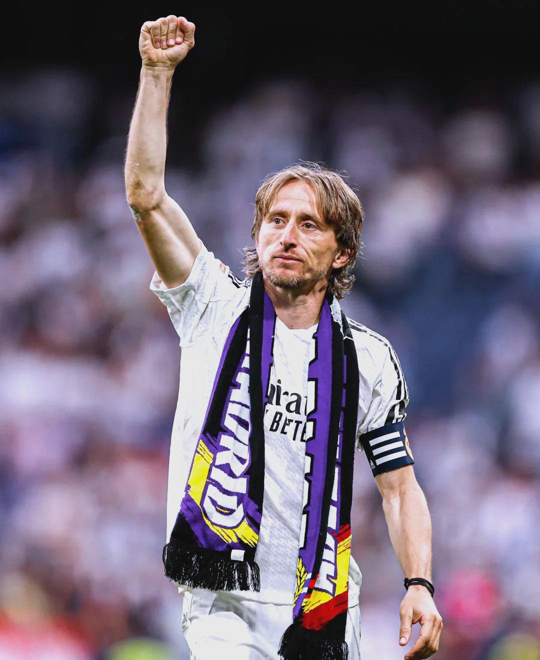 连输米兰马竞，齐沃赛后在更衣室与马洛塔和奥西利奥紧急开会