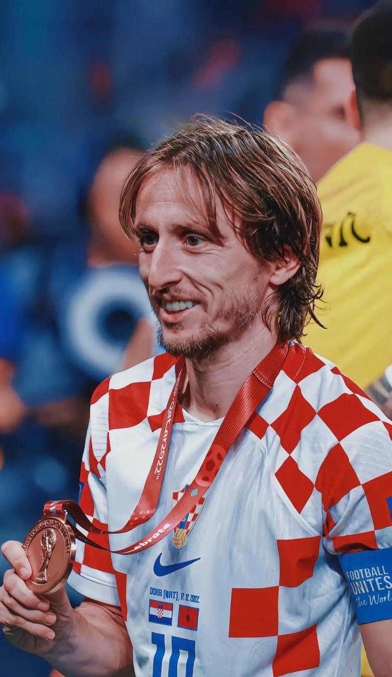 皇马客战奥林匹亚科斯：姆巴佩、维尼修斯首发，贝林厄姆替补