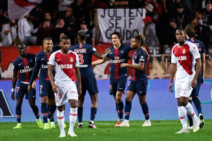 每体列足坛十大奇葩条款：博格坎普拒坐飞机；内马尔微笑条款