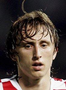 法媒：梅斯后卫夸奥不满未首发，坐在皮球上拒绝赛前热身