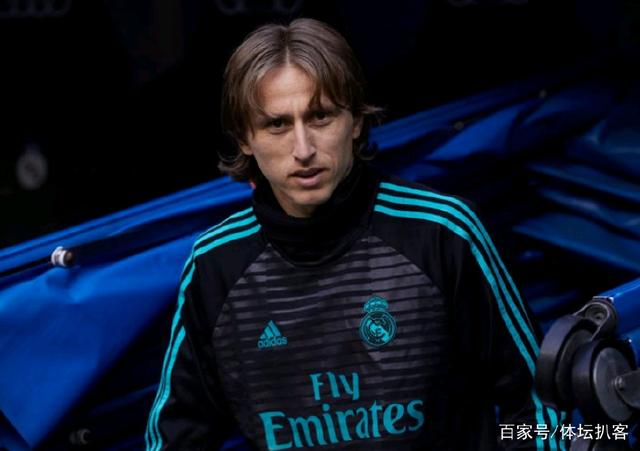 慕尼黑晚报：两名葡体球迷燃放烟火导致球迷和安保受伤被捕