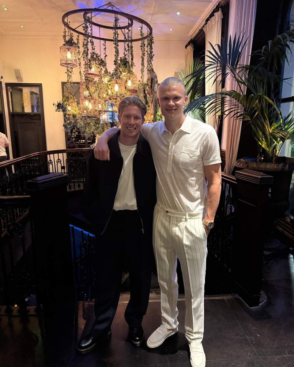 全市场报道哈列巴什维利：模板罗伯逊，皇萨与利物浦在关注他